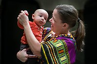 Babydans är ett av Dansmuseets mest populära program. Inga bebisar är för små för att delta.